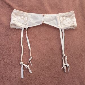 white lace garter belt